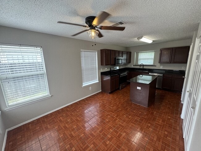 Photo - 1508 Mountain Side Dr