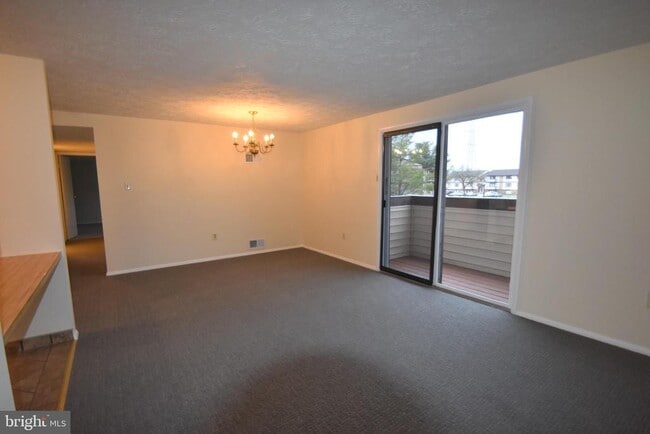 Building Photo - 830 Heather Ridge Dr Unit 22H