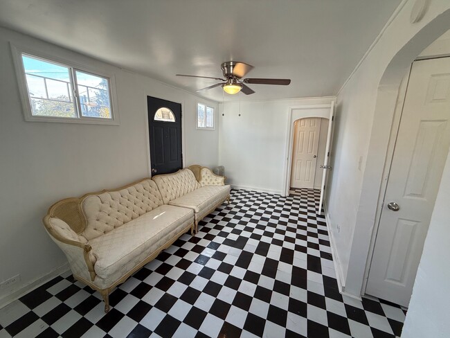 Photo - 5201 W Eddy St