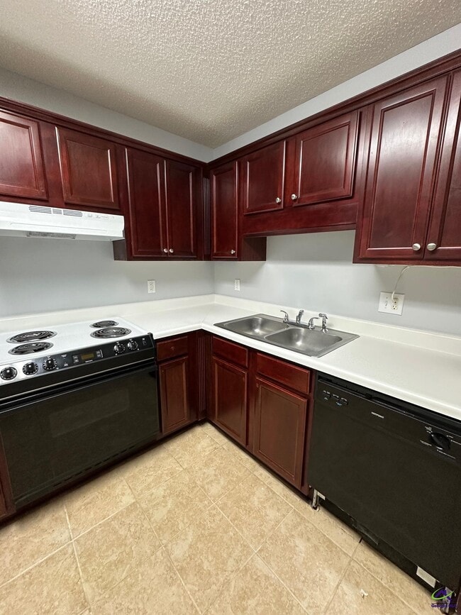 Photo - 122 Somerset Dr