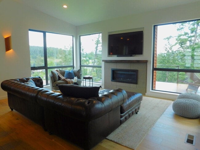 Photo - 55 Shady Pnes Ln