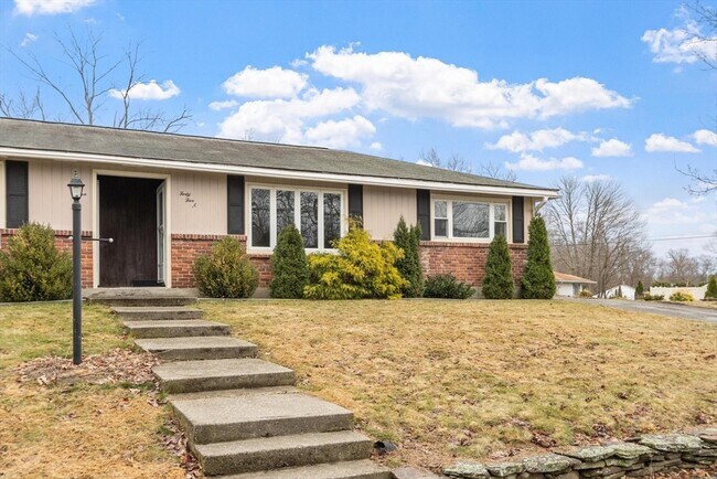 Photo - 45 Kinglet Dr