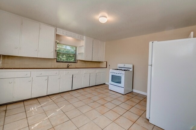 Photo - Homes For Rent In TX: Galena Park 77547 – Holland 3BR