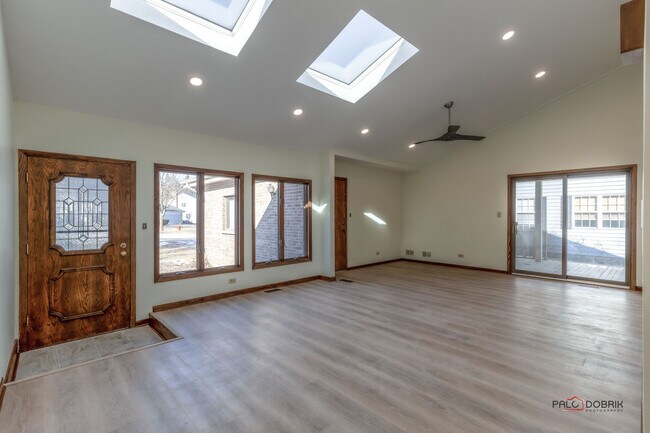 Photo - 2450 Chas Dr
