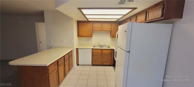 Building Photo - 1208 Observation Dr Unit 102