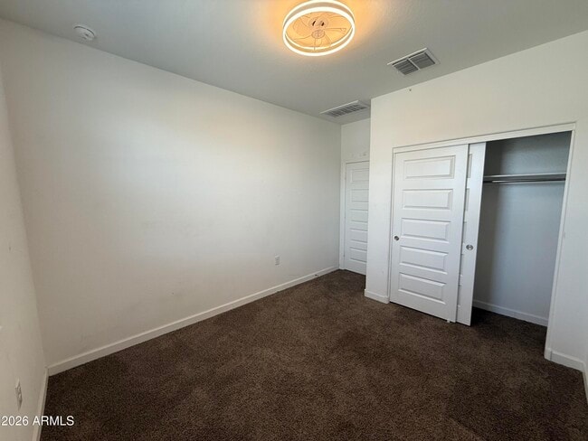 2425 W Seaver Ave