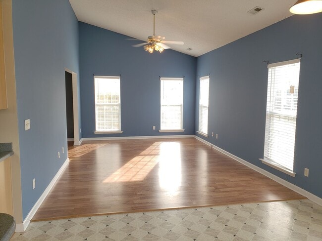 Photo - 1127 Fieldstone Dr