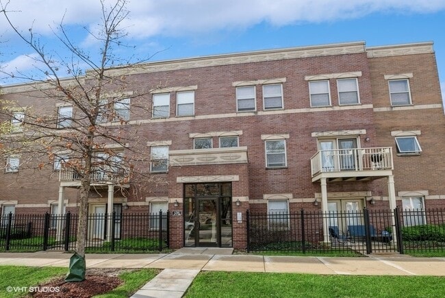 Building Photo - 803 E 41st St Unit 3A