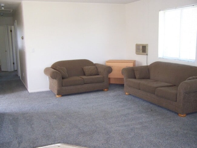 Photo - 3 Bedroom 2 Bathroom Top Apartment