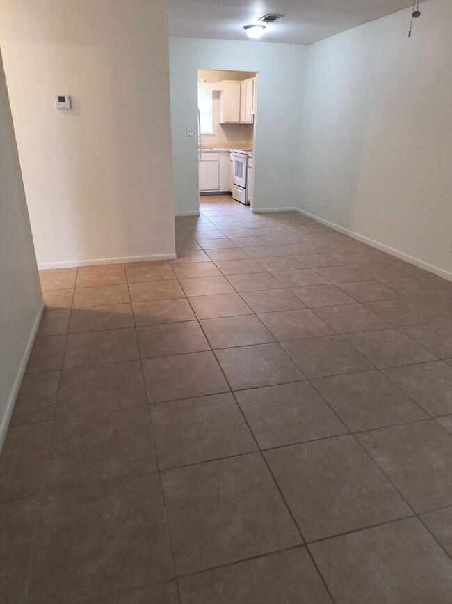 Photo - 3395 GreenBriar Triplex Apartamento Unidad A