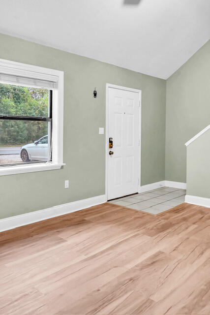 Photo - 310 Cedar Ave N