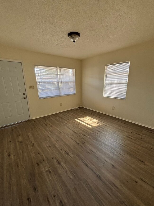 Photo - TW-Hamilton4833 Unidad Ham1