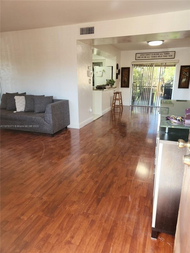 Photo - 8401 SW 107th Ave Unidad 249E