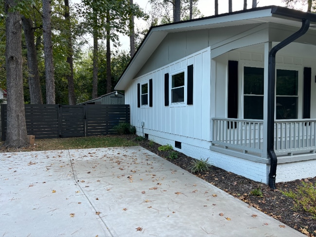 Photo - 1205 Crabtree Blvd