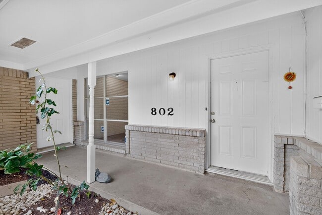 Photo - 802 Wisteria Way