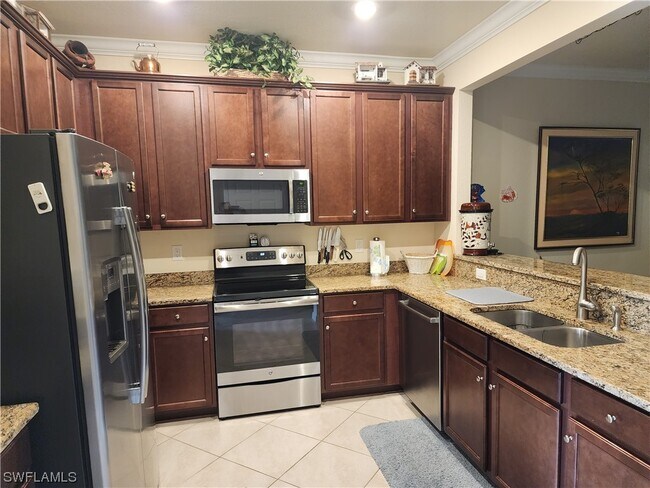 Photo - 8088 Summerfield St