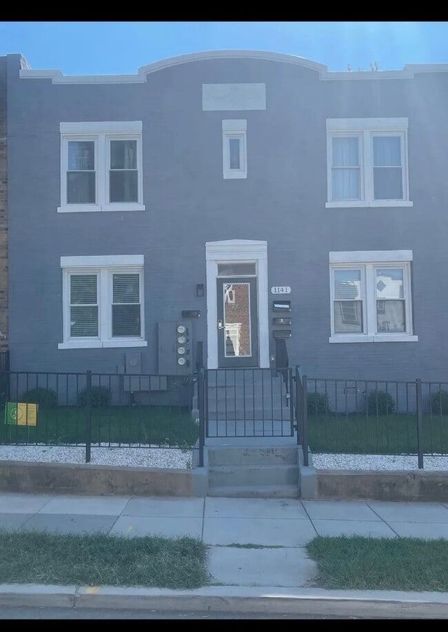 Photo - 1141 Owen Pl NE