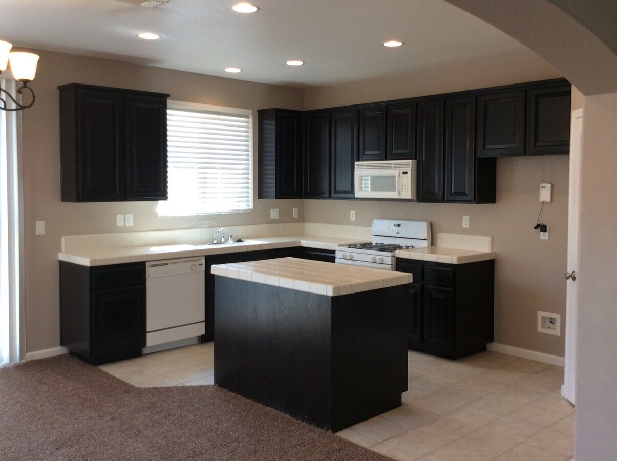 Photo - 1374 Bamboo St