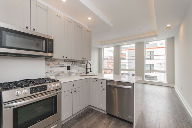 Building Photo - 1236 N 5th St Unit 2