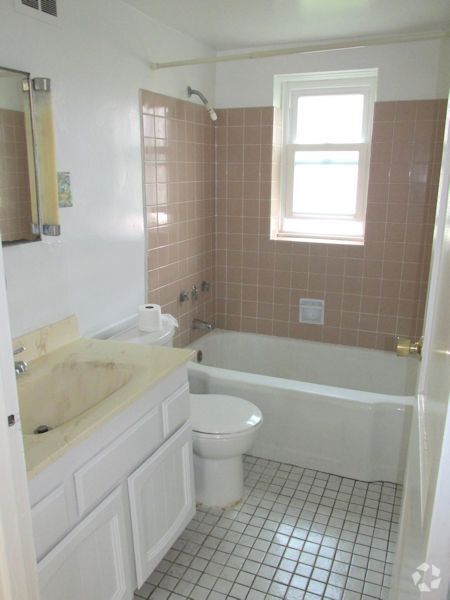 Building Photo - 9 Sherman Ter Unit 2 Rental