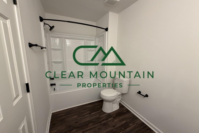 Photo - Fully Updated 3BR/2BA with Open Floor Plan & High Ceiling! Unit 17 SF