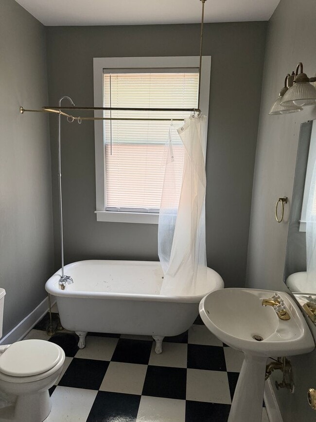 Photo - Spacious 2 Bedroom Walkable to Downtown Unit 524-B