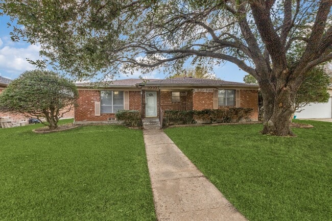 Building Photo - 10107 Muskogee Dr