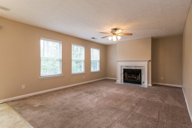 400 Crested View Dr