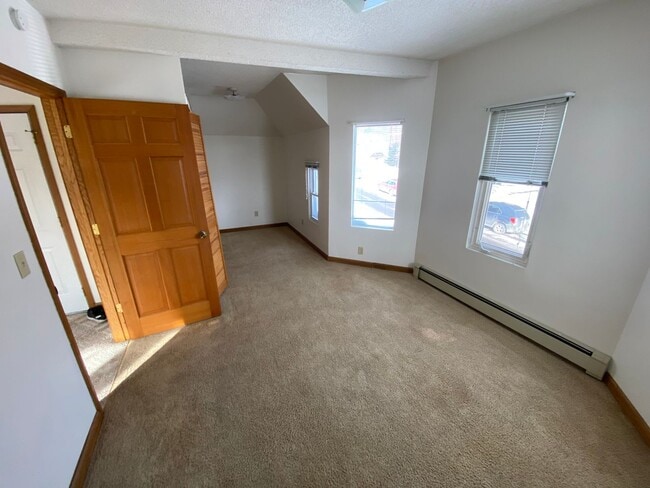 Photo - 223 N 11th Ave E Unit #2