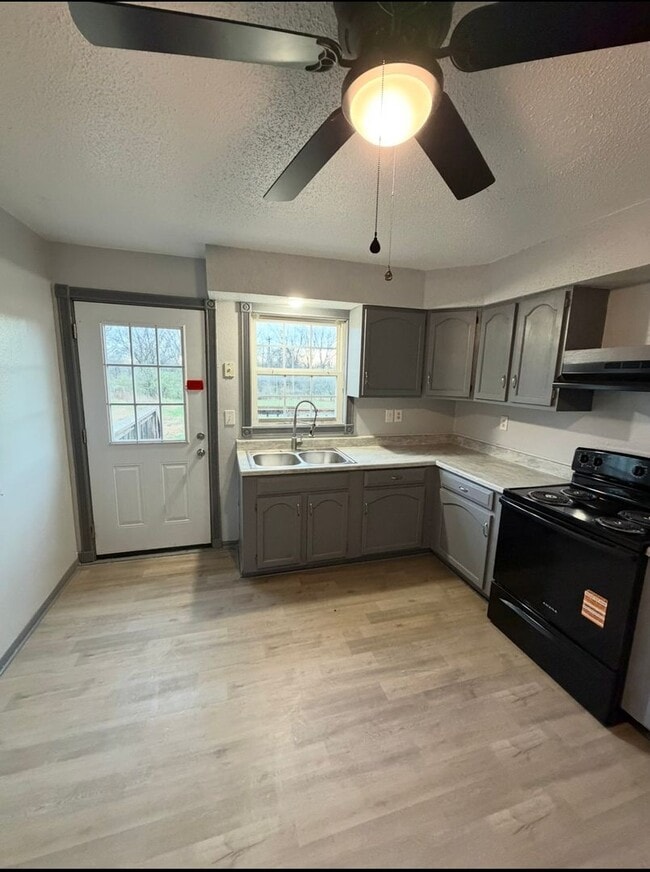 Photo - 1 Bed 1 Bath Duplex Available Now!