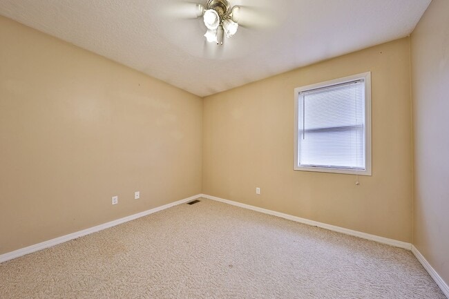 Photo - 115 Bo Dr Unit B