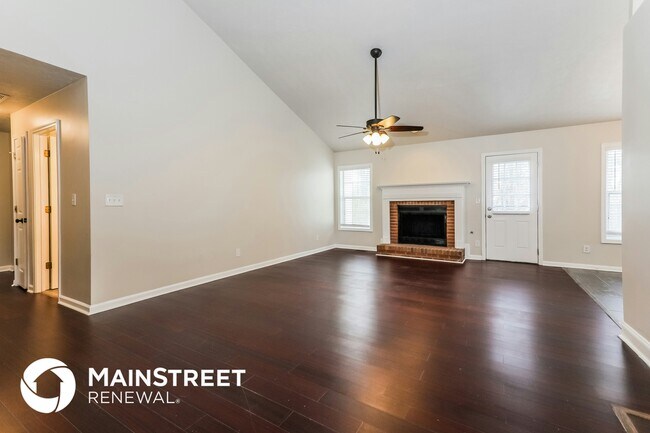 Photo - 395 Whaleys Lake Dr