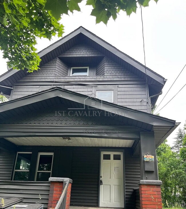 Photo - 280 Lake St