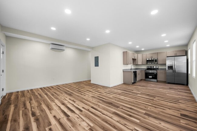 Photo - 346 Bennett St