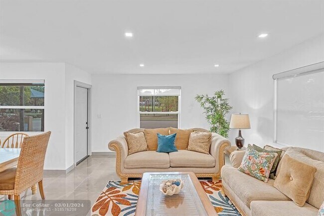 Photo - 911 SW 16th St