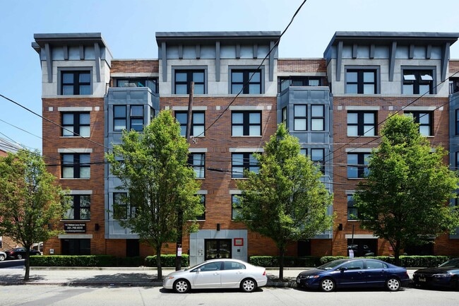 Building Photo - 619 Adams St Unit 510