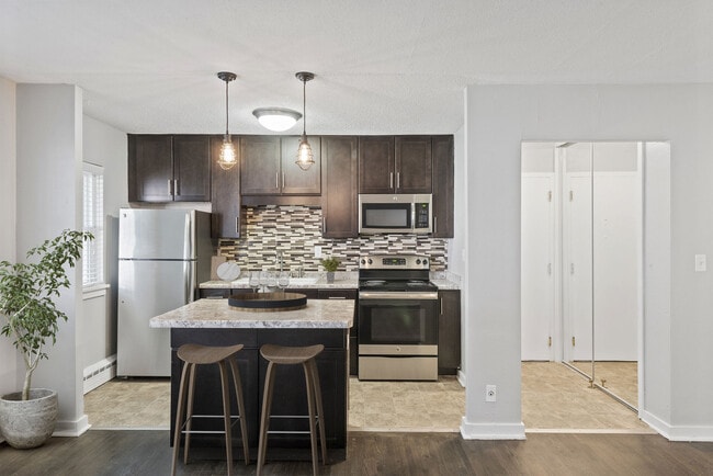 Photo - Minikahda Court Apartments