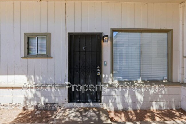 Photo - 450 W 6th St Unit A