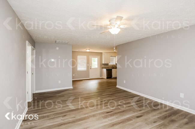 Photo - 385 Deer Park Dr