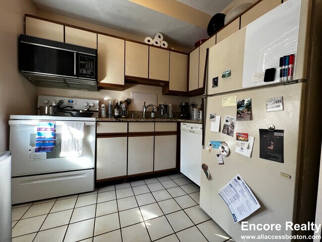 Photo - 104 Warren St Unit 92-205