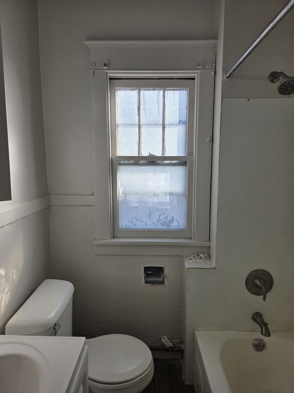 Photo - 265 Lisbon Ave Unit #2