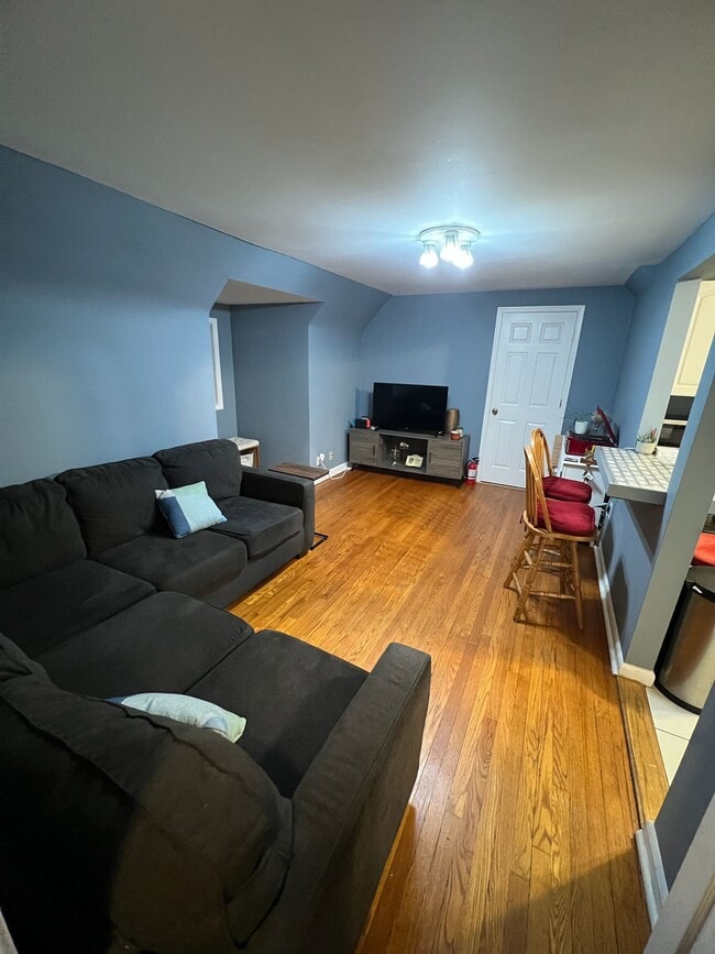 Photo - 2505 Girard Pl