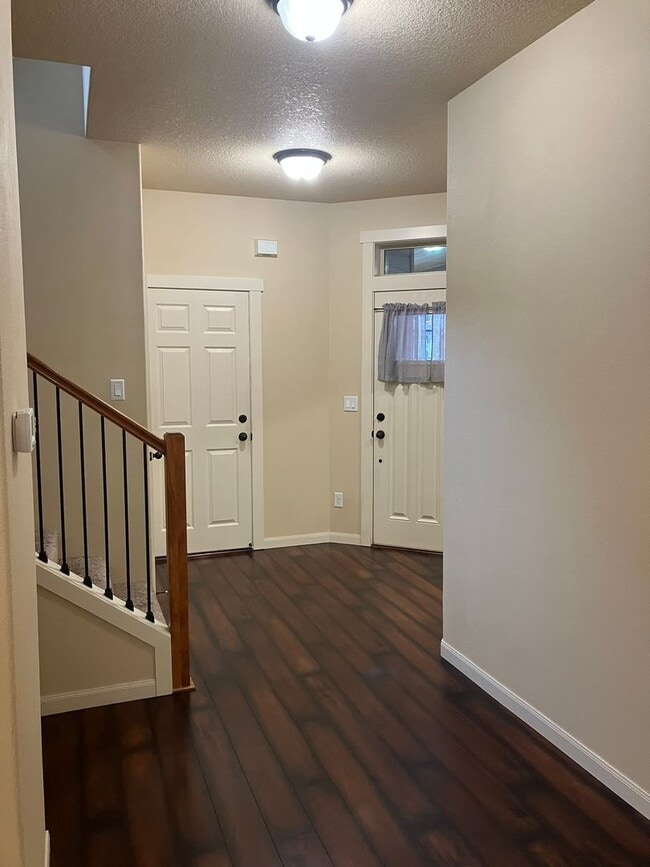 Photo - Beautiful Craftsman Style Home in Felida - 3 Bedroom/2.5 Bath - Available for showing on 3/30!