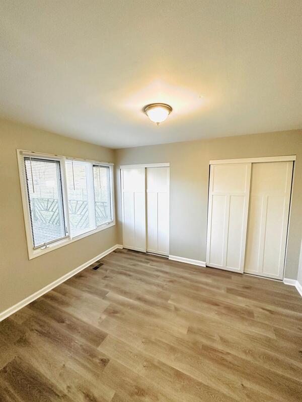 Photo - 887 S Morgantown Rd