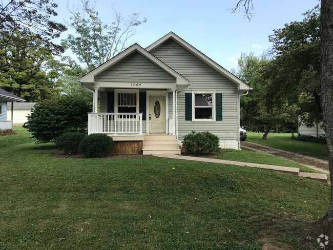 Building Photo - Adorable 2 Bedroom, 1 Bath in Shelbyville! Rental