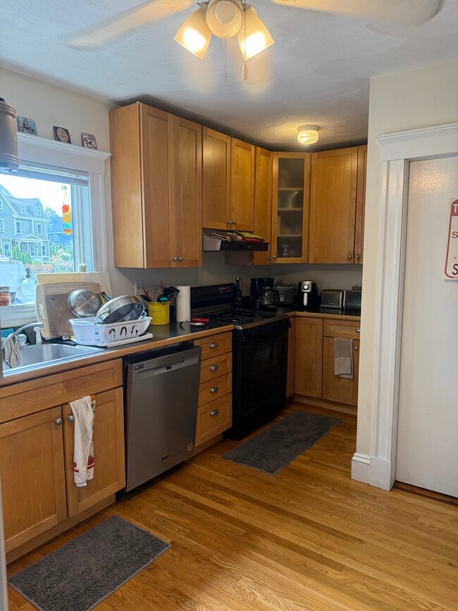 Building Photo - 881 Broadway Unit 1 Rental
