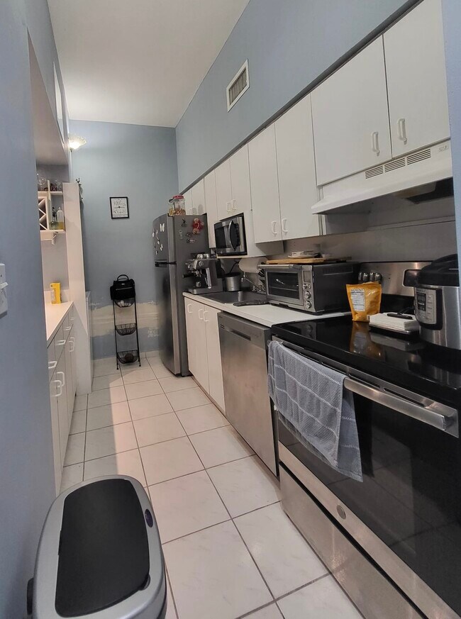 Photo - 7400 W 20th Ave Unidad 213