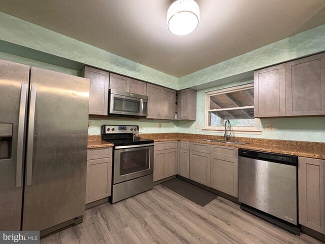 Photo - 2000 English Oak Ct