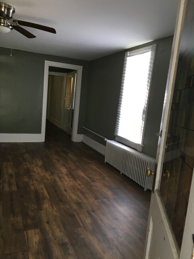 Photo - 212 N 7th St