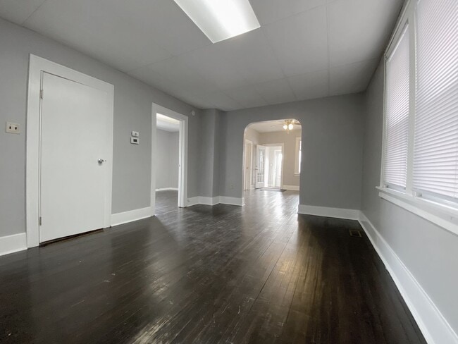 Photo - 4 Bedroom Home In Whiting, IN